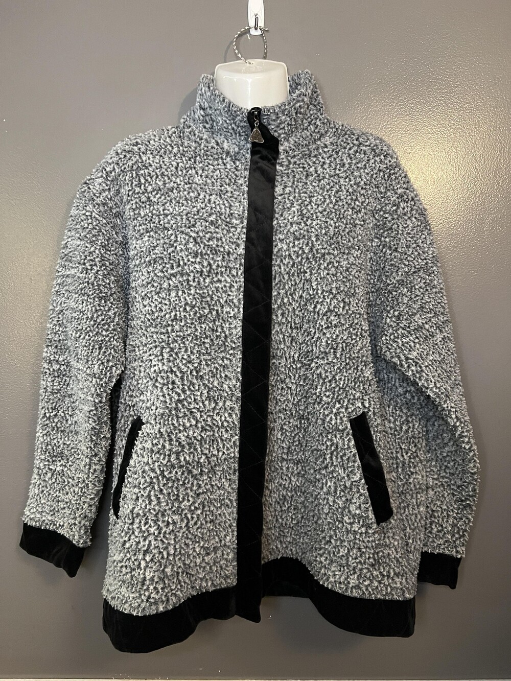 Euro Joy Jacket Womens Medium Gray Sherpa Fleece Full Zip Velvet Trim Boucle